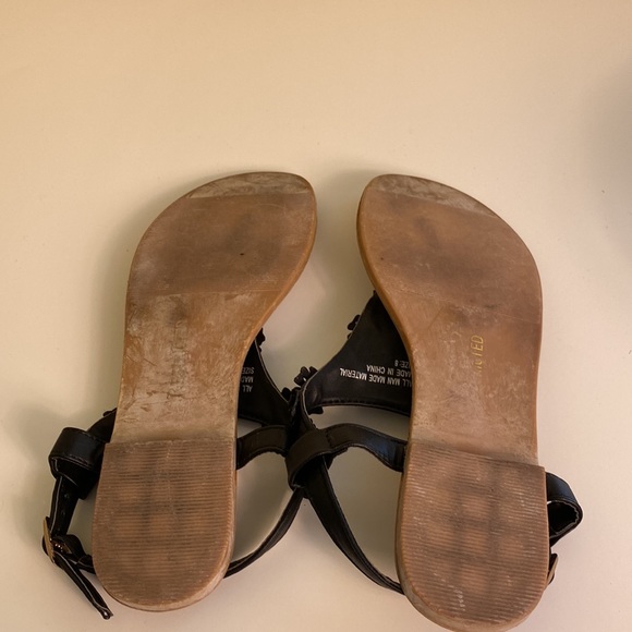 Restricted Sandals - Picture 5 of 6